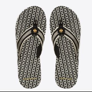 Tory Burch Gemini link flip flops